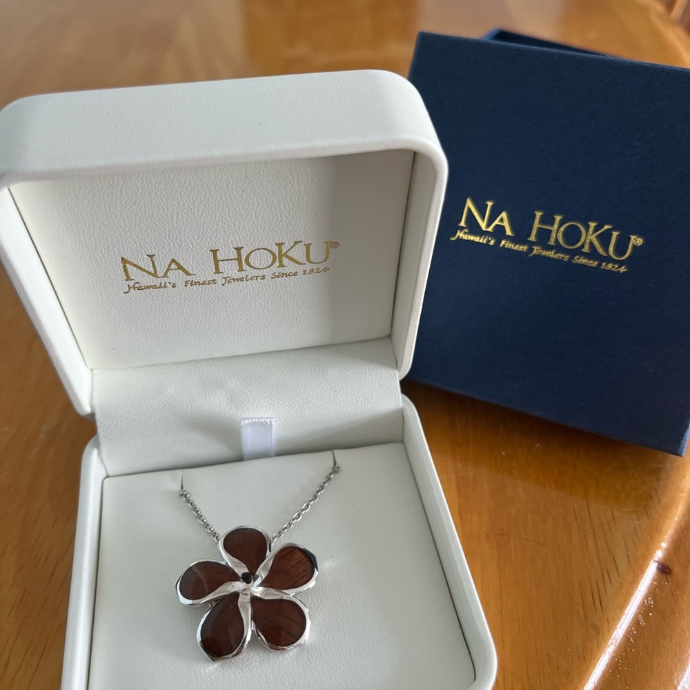 Na Hoku Sterling Silver Large Plumeria Pendant - Picture 2 of 2